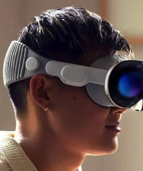 Apple Vision Pro: A Futuristic Odyssey into Augmented and Virtual Realities